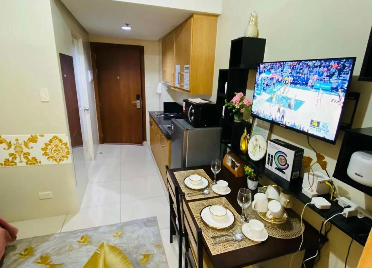 333D- 1Br 1Folding Bed Pool View Apartment Manila